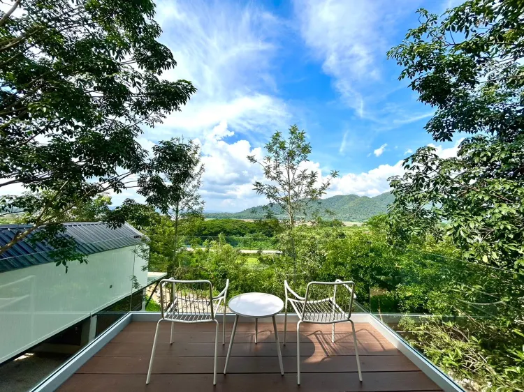 ภูทอก ริเวอร์ วิว วิลล่า