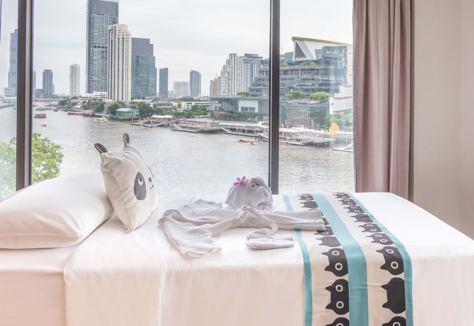 Royal Orchid Sheraton Hotel & TowersFamily King Suite