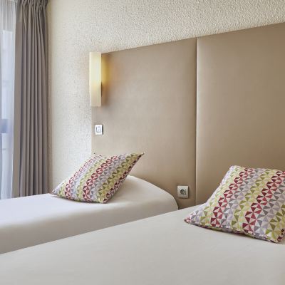 新一代雙床房 鐘樓里昂中央貝爾奇羅納酒店優惠