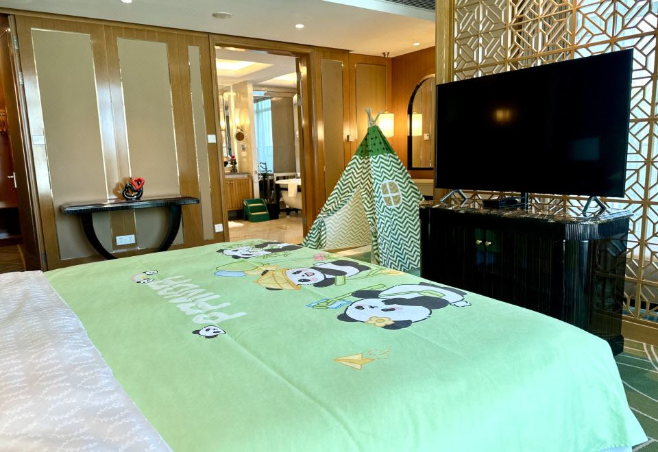 滚滚来喜熊猫主题亲子套房