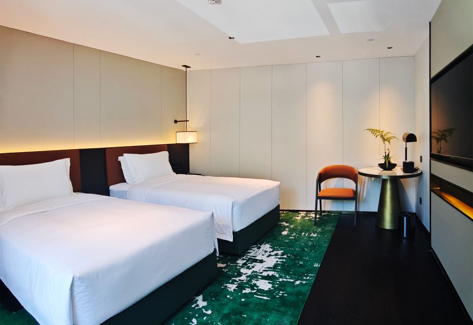 Beijing Oriental Mao HotelElegant 2-bed Room