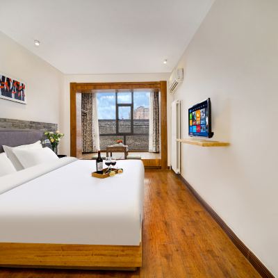 庭院丨閒舍城牆大床房丨推窗城牆地標+乾濕分離+茶台 閱城瓦舍旅行飯店（西安鐘鼓樓南門店）優惠