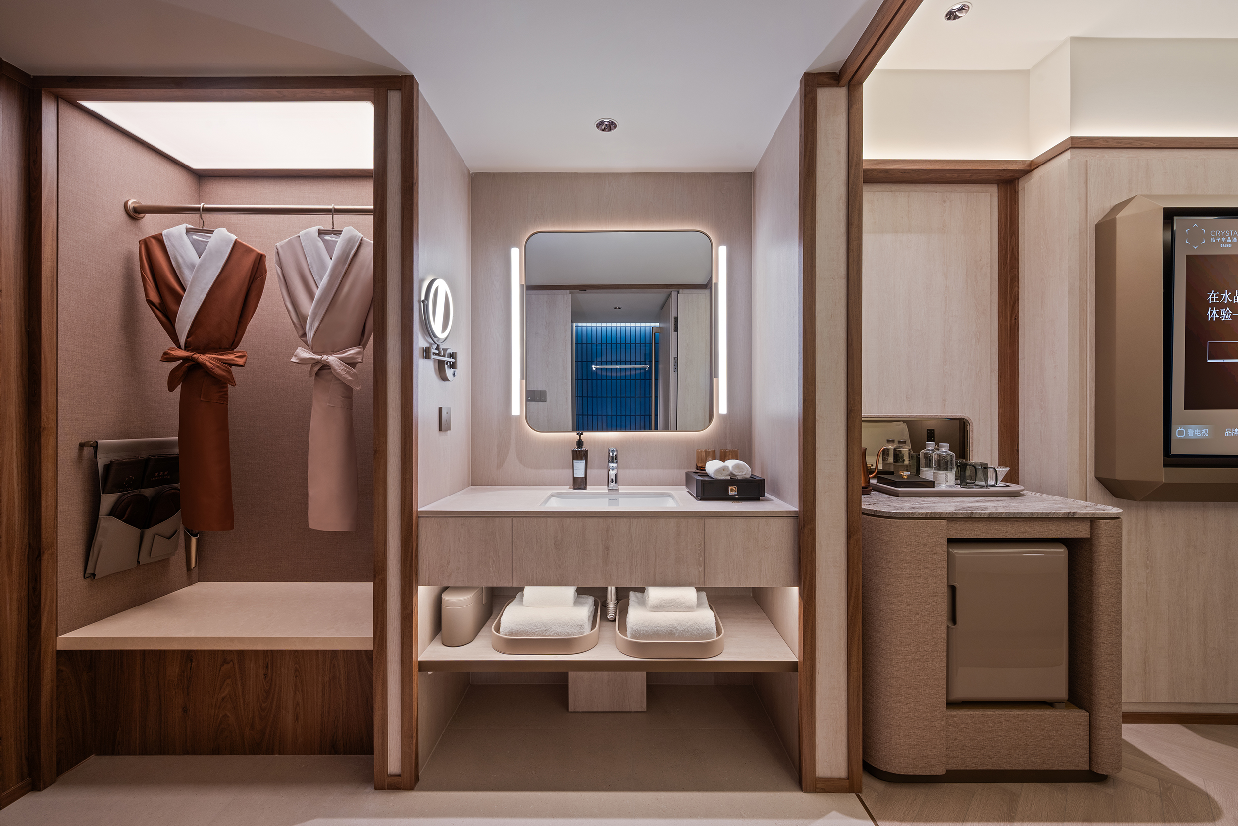 Crystal Orange (Beijing International Trade Jianguomen)高级大床房（阳光满屋，香氛晶石、65寸可投屏电视）