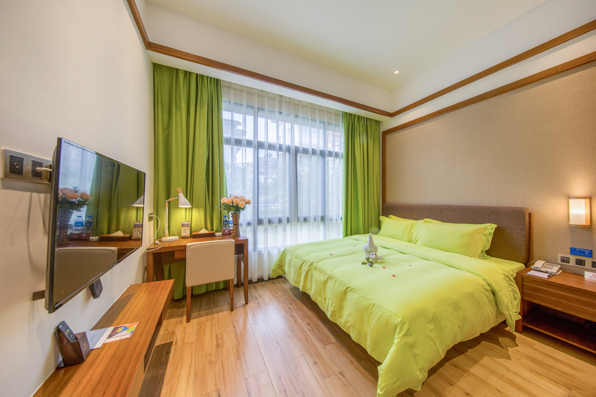 Baodun Lake Hushan Hot Spring ResortSingle-Family Villa Bicui 3-Bedroom 4-Bed Hydrophilic Family Hot Spring Villa (KTV)