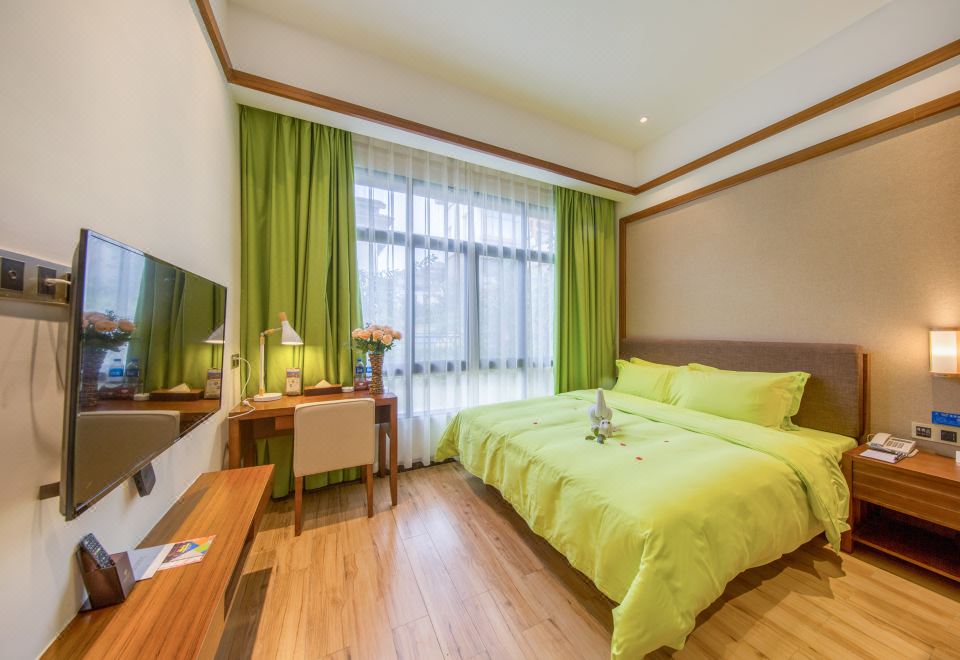 Baodun Lake Hushan Hot Spring ResortSingle-Family Villa Bicui 3-Bedroom 4-Bed Hydrophilic Family Hot Spring Villa (KTV)