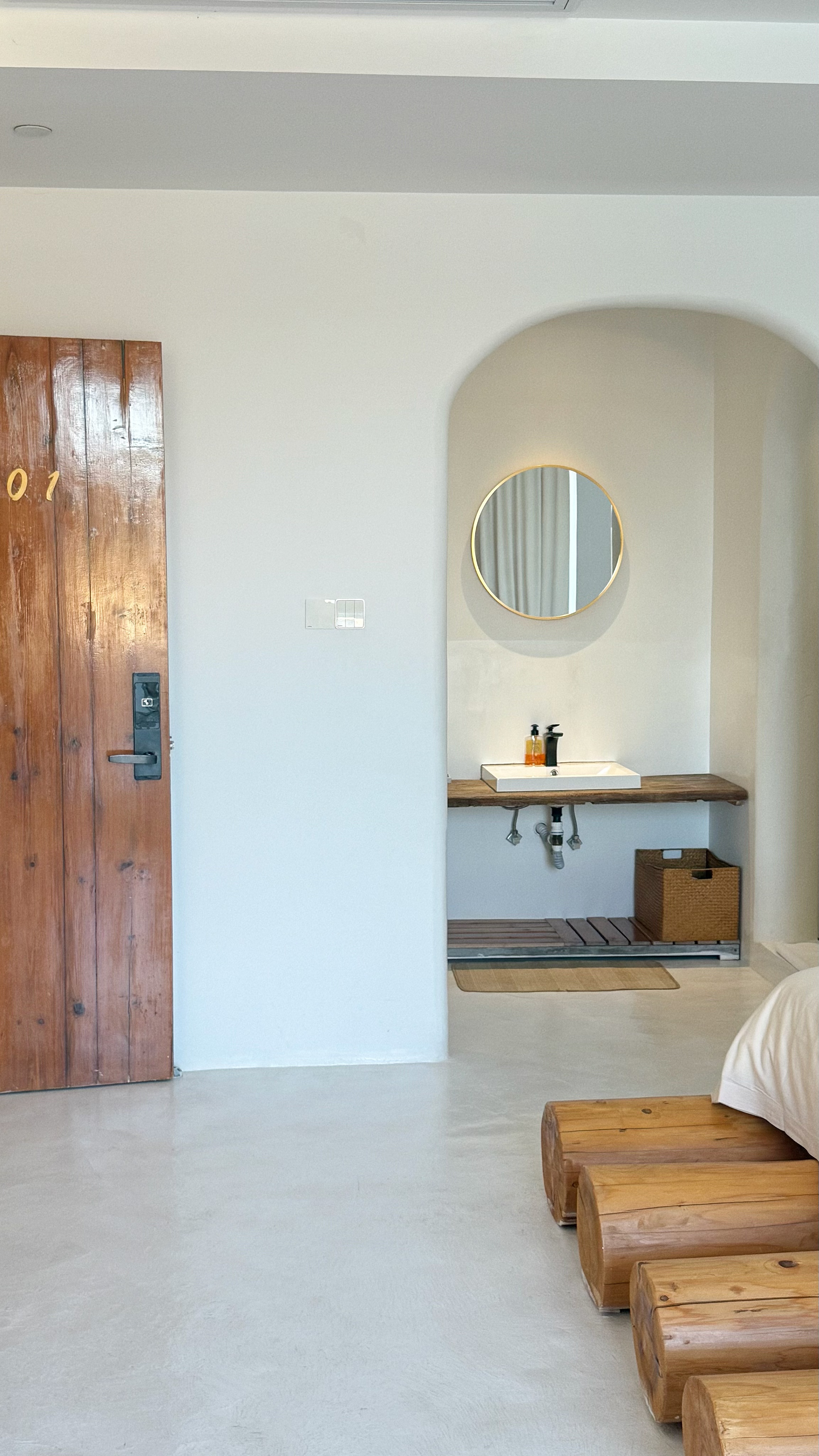 露台湖景大床房201