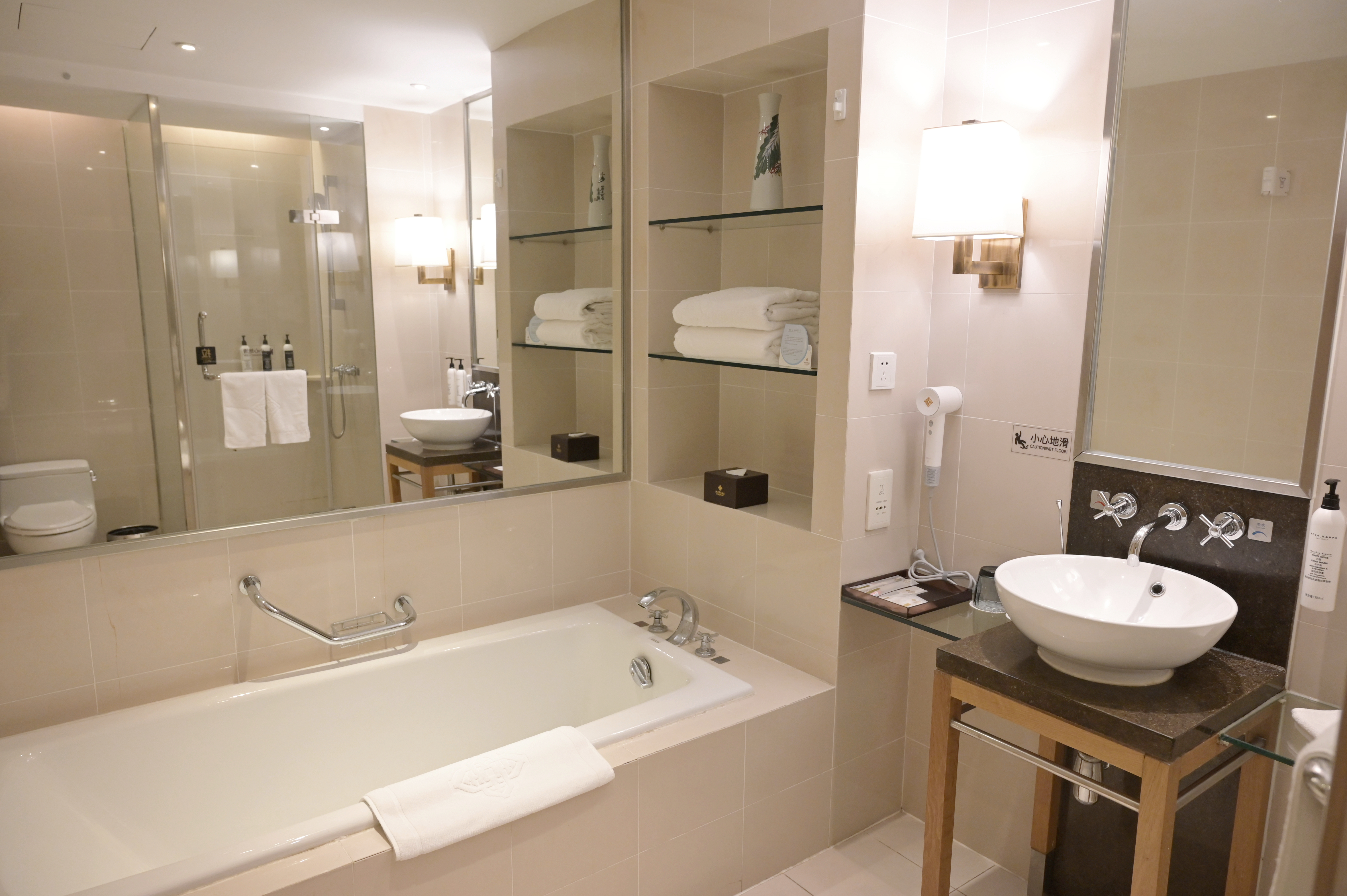 园景阳台双床房