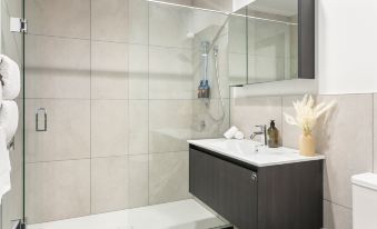 BKs Pioneer Motel - Housity