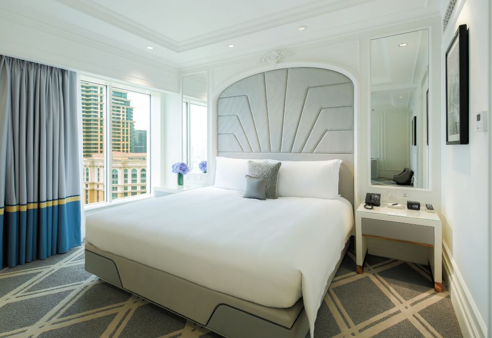 The Parisian MacaoChampagne King Suite