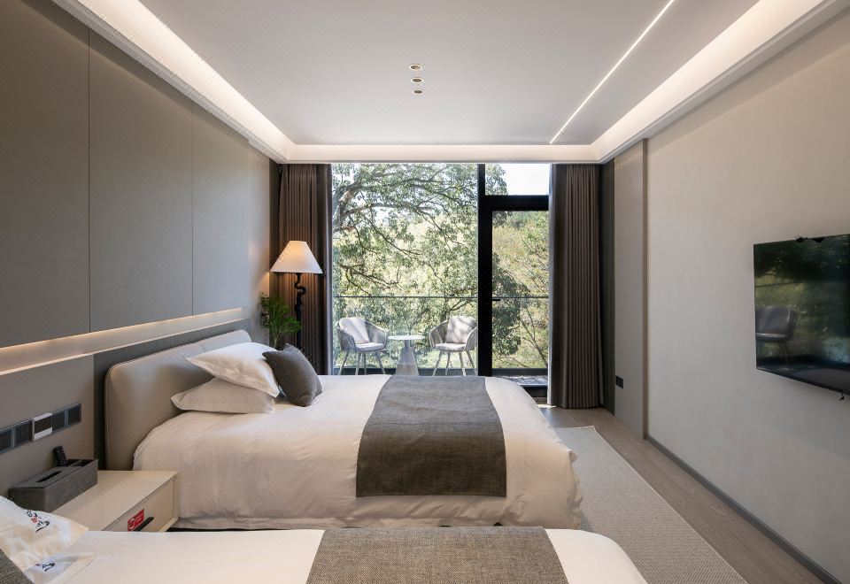 Light Luxury 2-bed Room