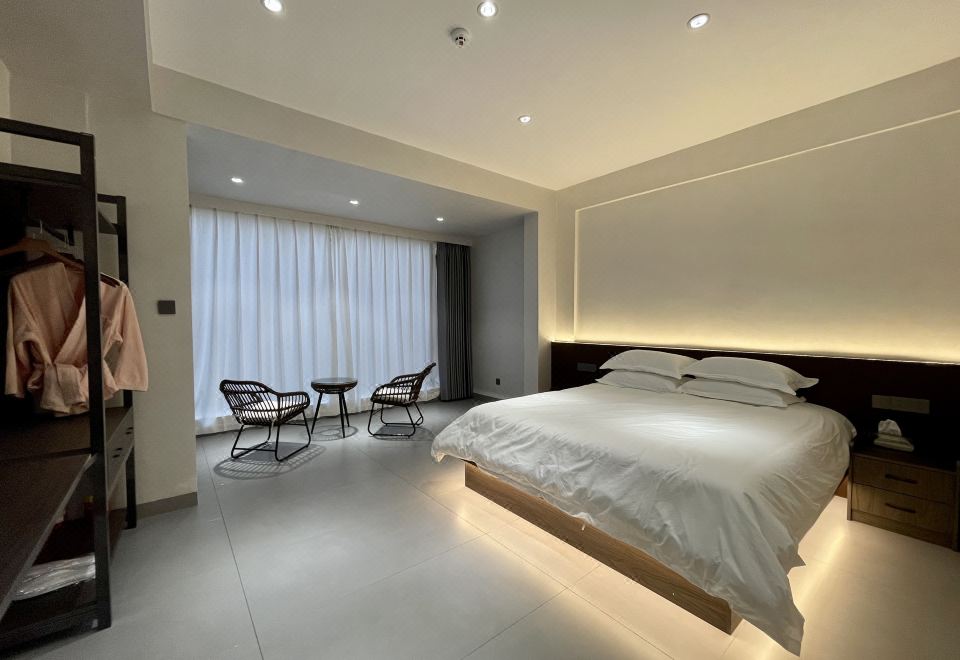 Queen Room With Mountain View