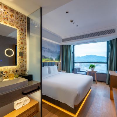 豪華港景大床房（助眠床品+全屋智能聲控+手機投屏） 深圳福田皇崗口岸秋果飯店優惠