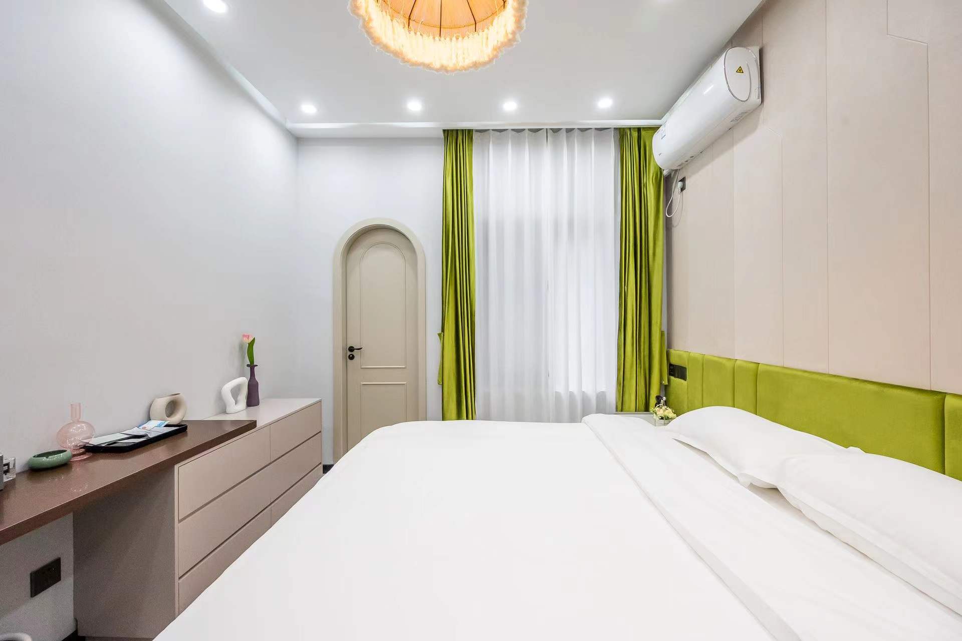 整栋10房湖景别墅