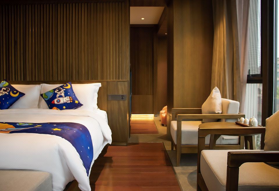 童趣小火车亲子房