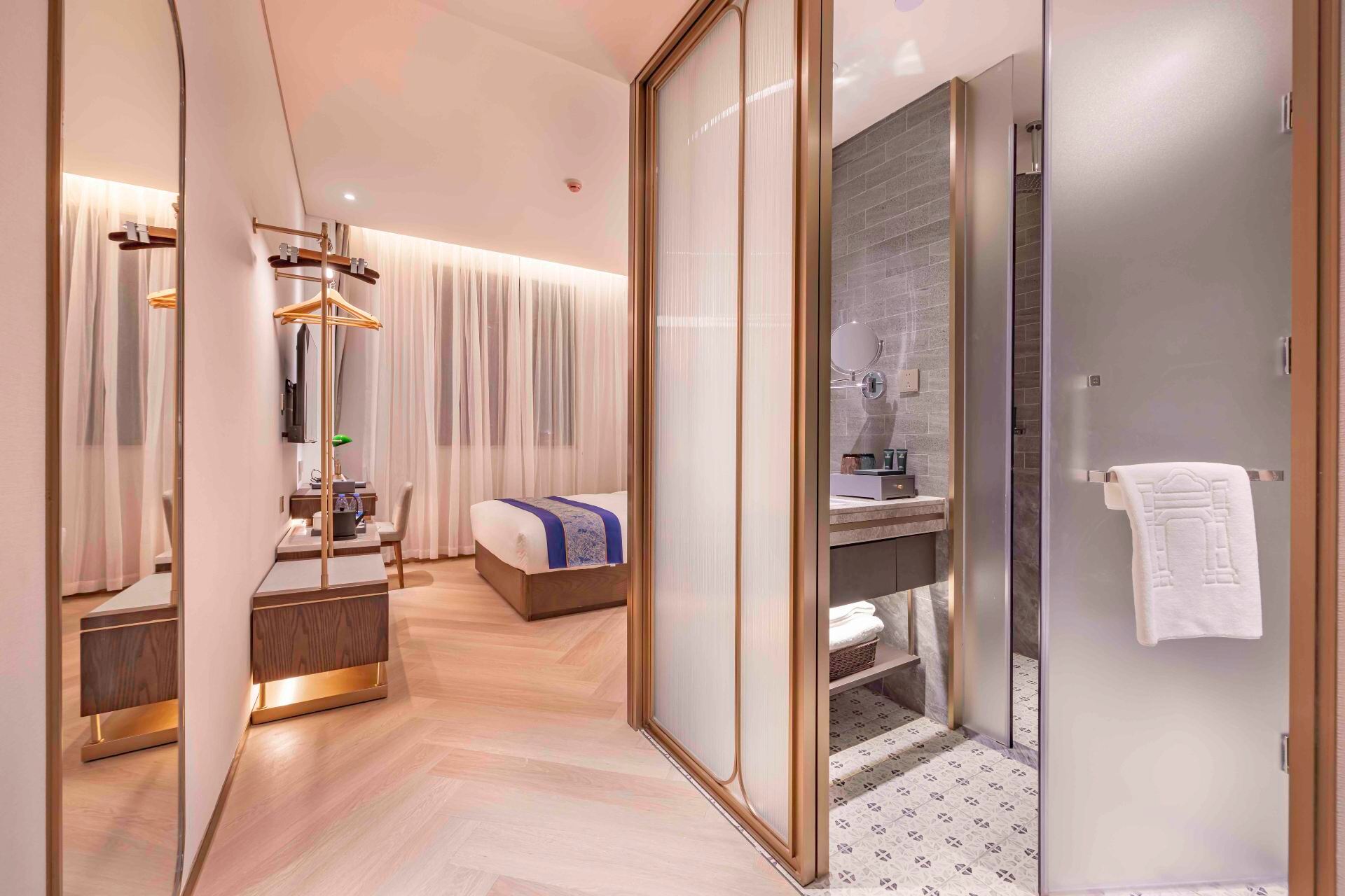 Superior Queen Room