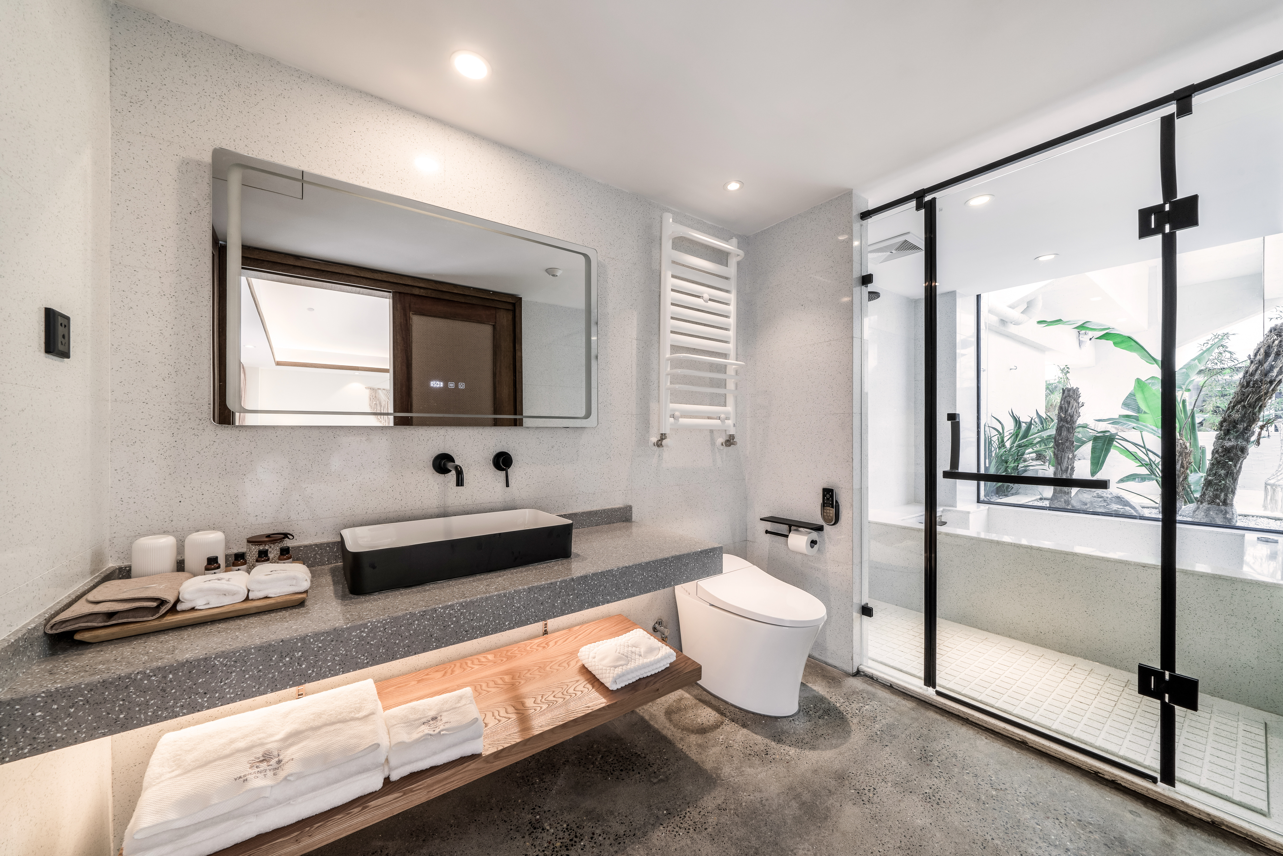 花园泡池大床房