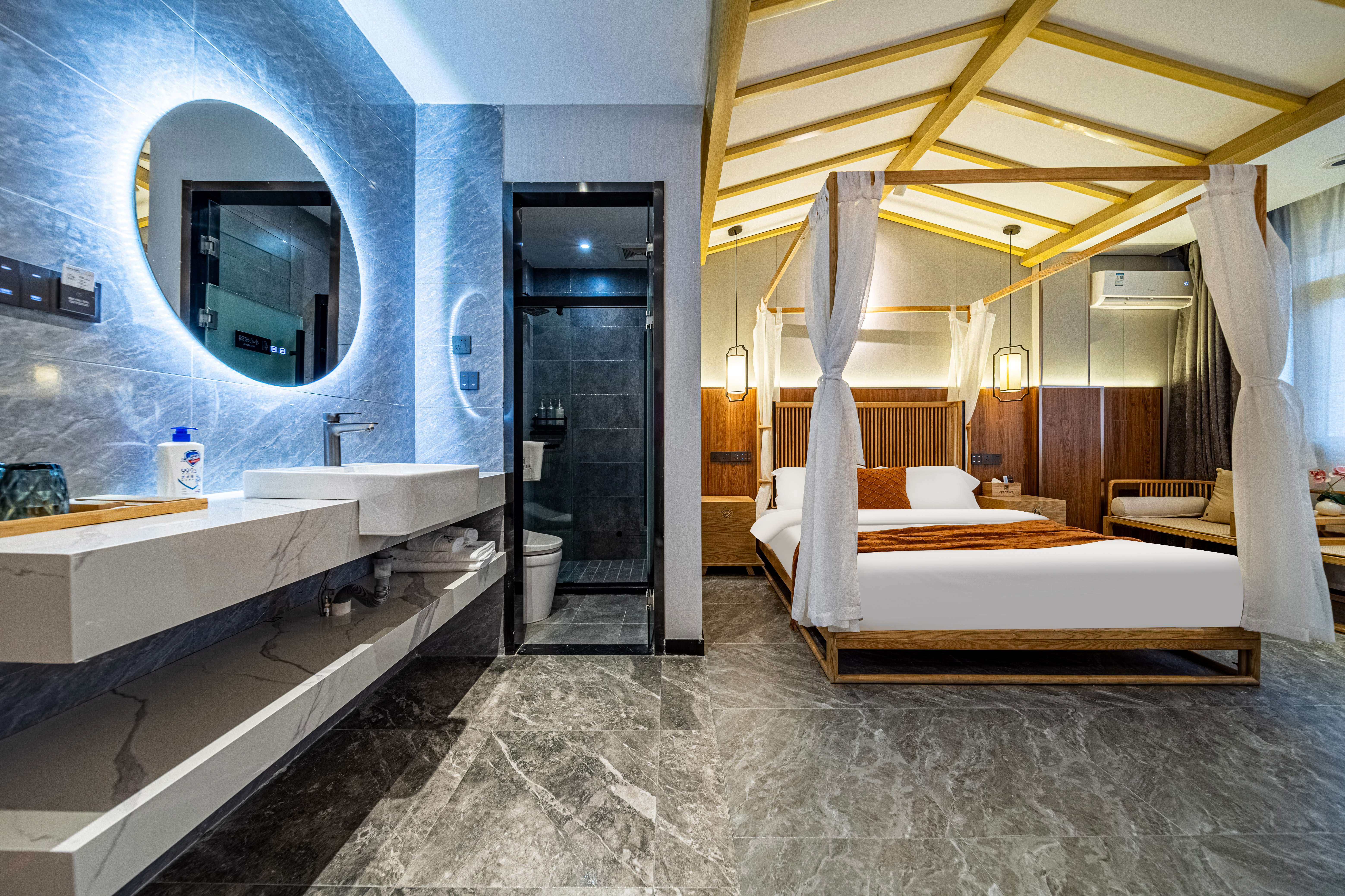 琴瑟·泡浴大床房【圆形大浴缸+小度语音+轻纱帷幔】