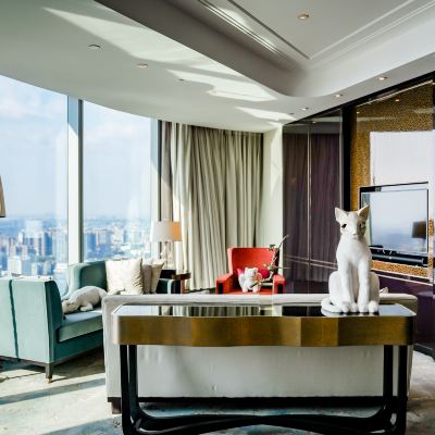 AWHITE毛絨藝術主題套房 成都華爾道夫飯店優惠