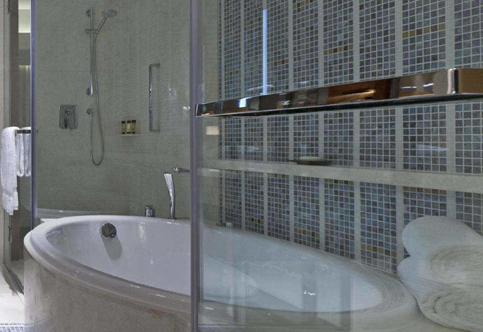 高級家庭套房（智能投屏）