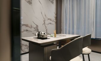 Deqing Yingzi Business Hotel - Housity