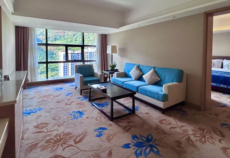 Gloria Grand Hotel JishouDeluxe Suite