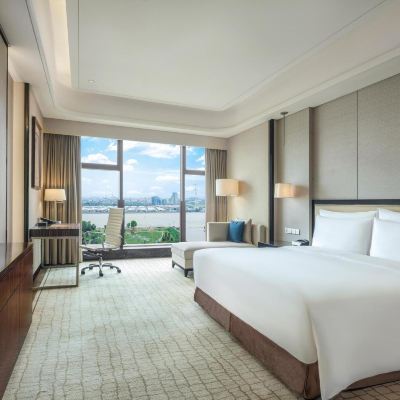 郡雅江景大床房（180°江景景觀•金可兒床墊） 廣州增城保利皇冠假日酒店優惠