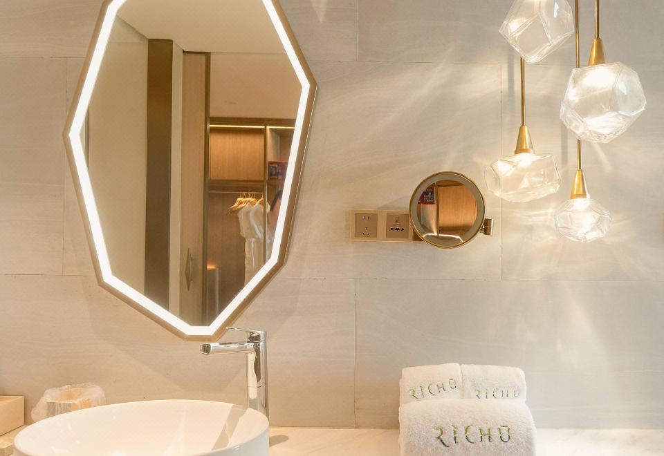 日出海景閨蜜大床房