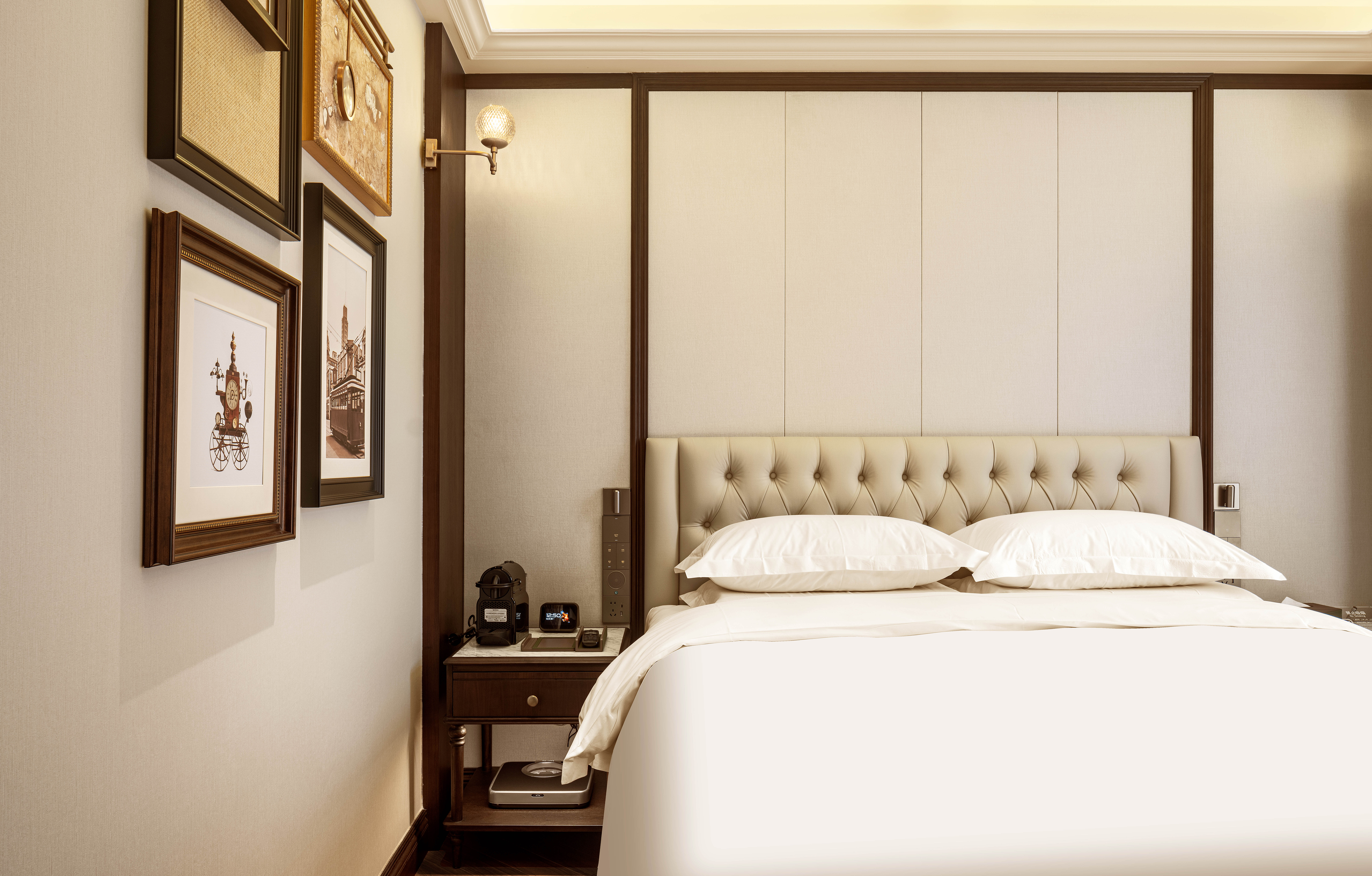 Luxe Enjoyment Old Villa Vintage Feel Double Bed Room (King Koil Mattress + Dyson Hair Dryer)