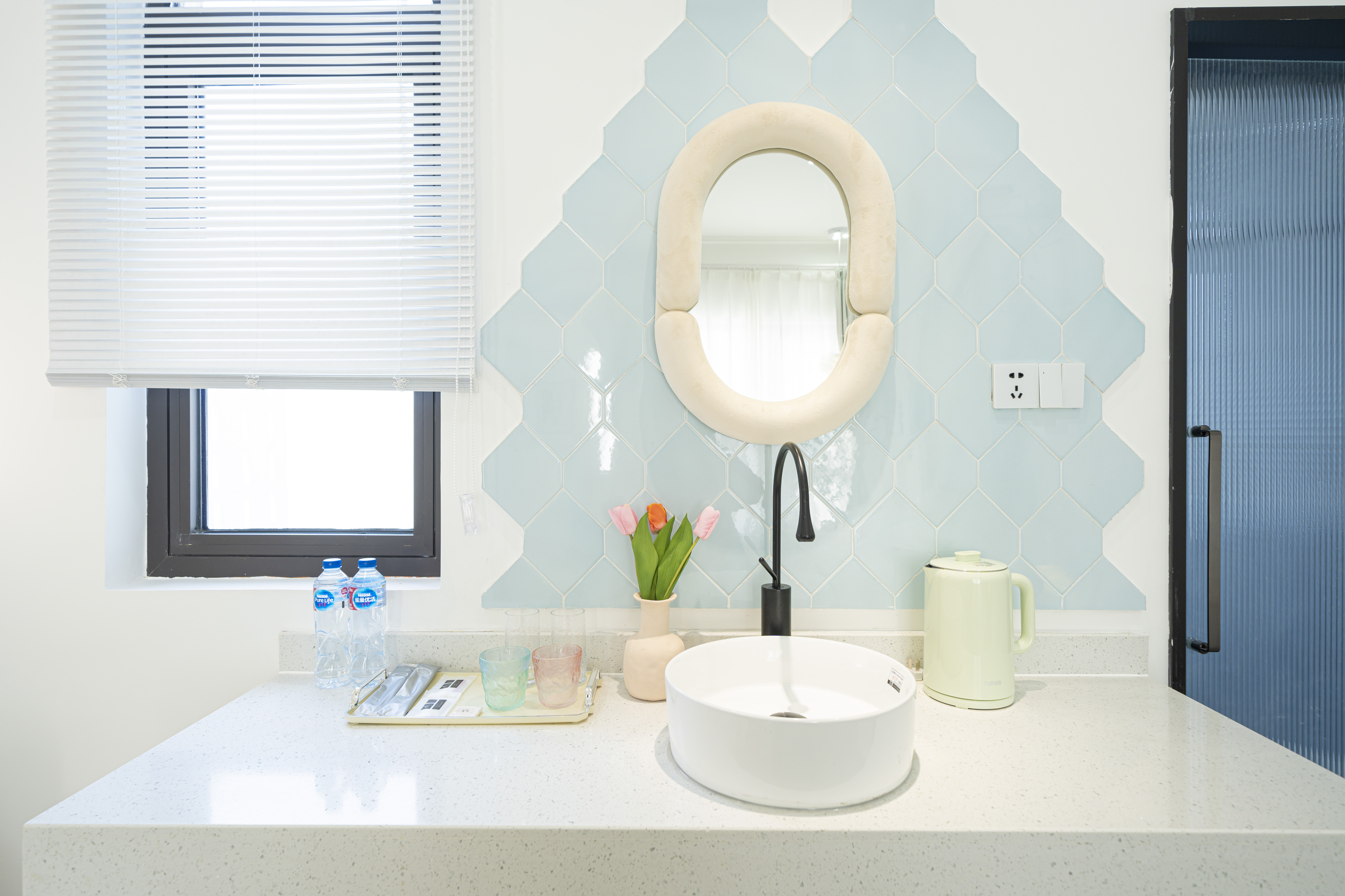 雅致温馨投影大床房