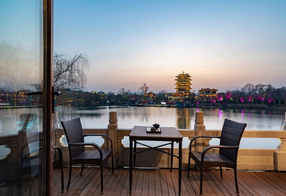 Shangquan Lishe (Ji'nan Daminghu Scenic Area)Lakeview Suite