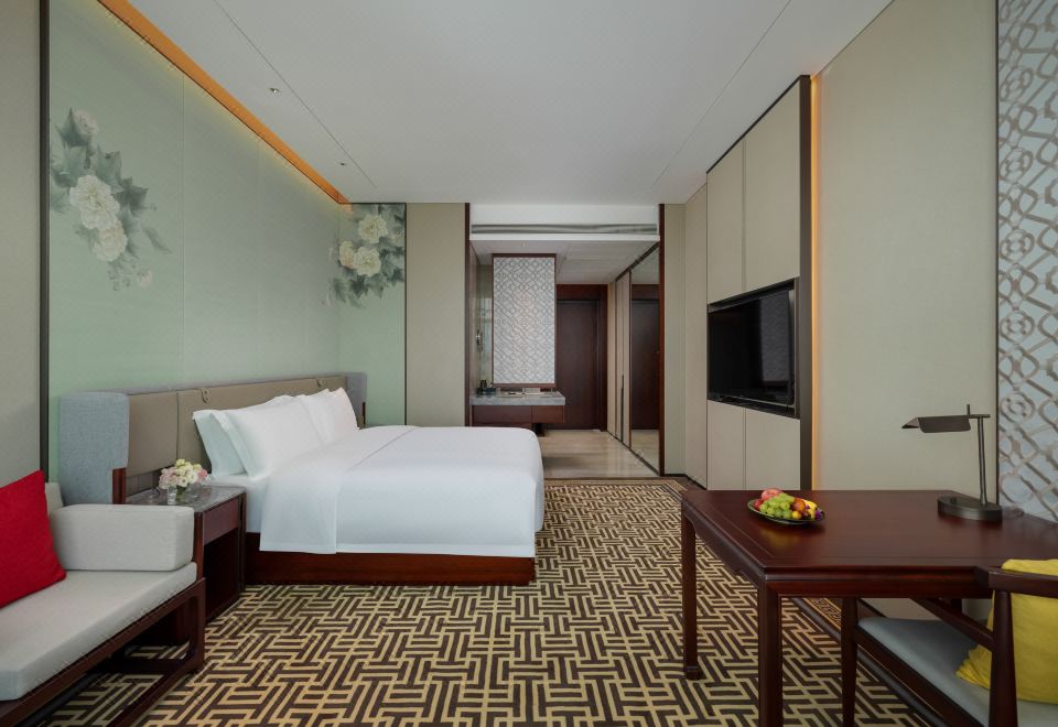 Century Huatian HotelExecutive Superior Queen Room