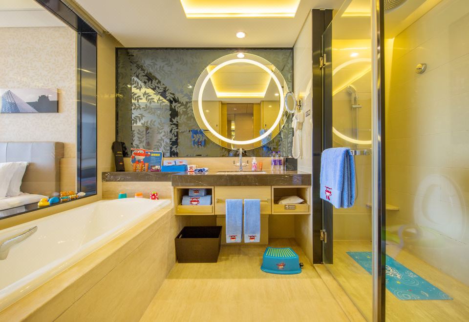 Crowne Plaza Guangzhou HuaduSuper Wings Kids Theme Room-Two Beds