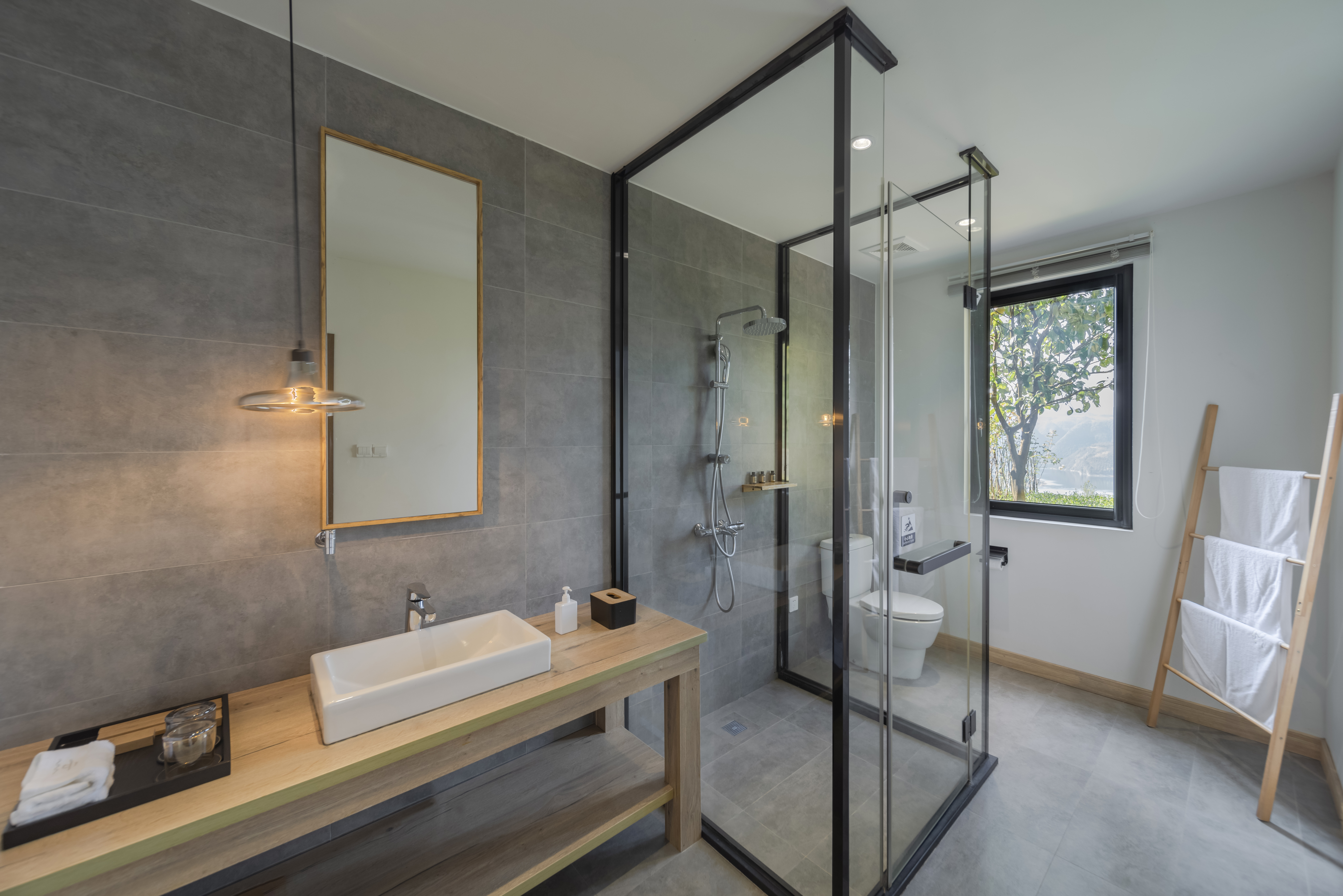 泮水湖景双床房（全景落地玻璃）