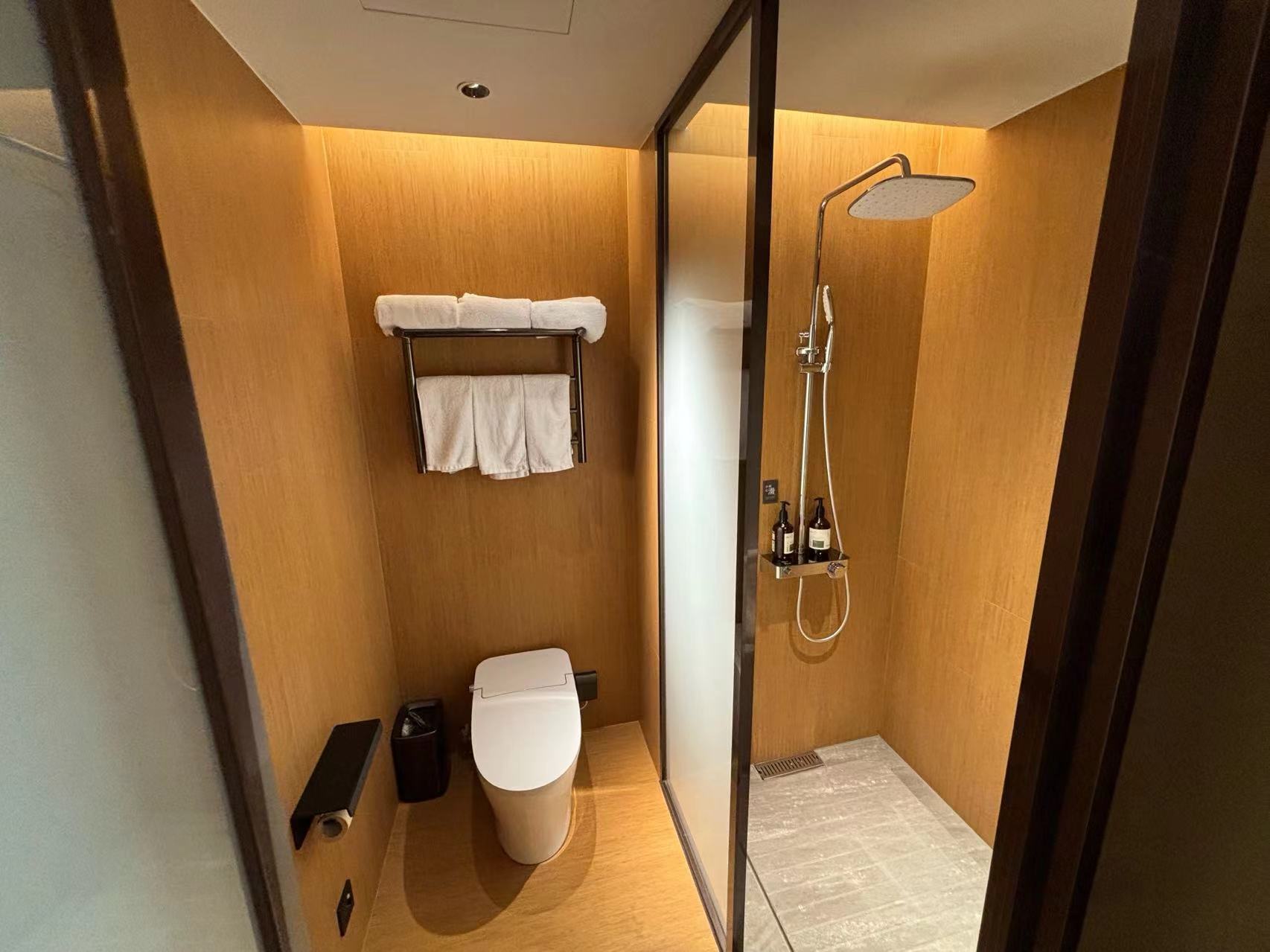 家庭房【投屏电视+迷你冰箱+休闲茶具+小童牙具】