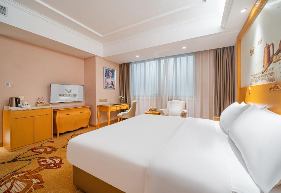 高级大床房（办公区+舒适温馨）