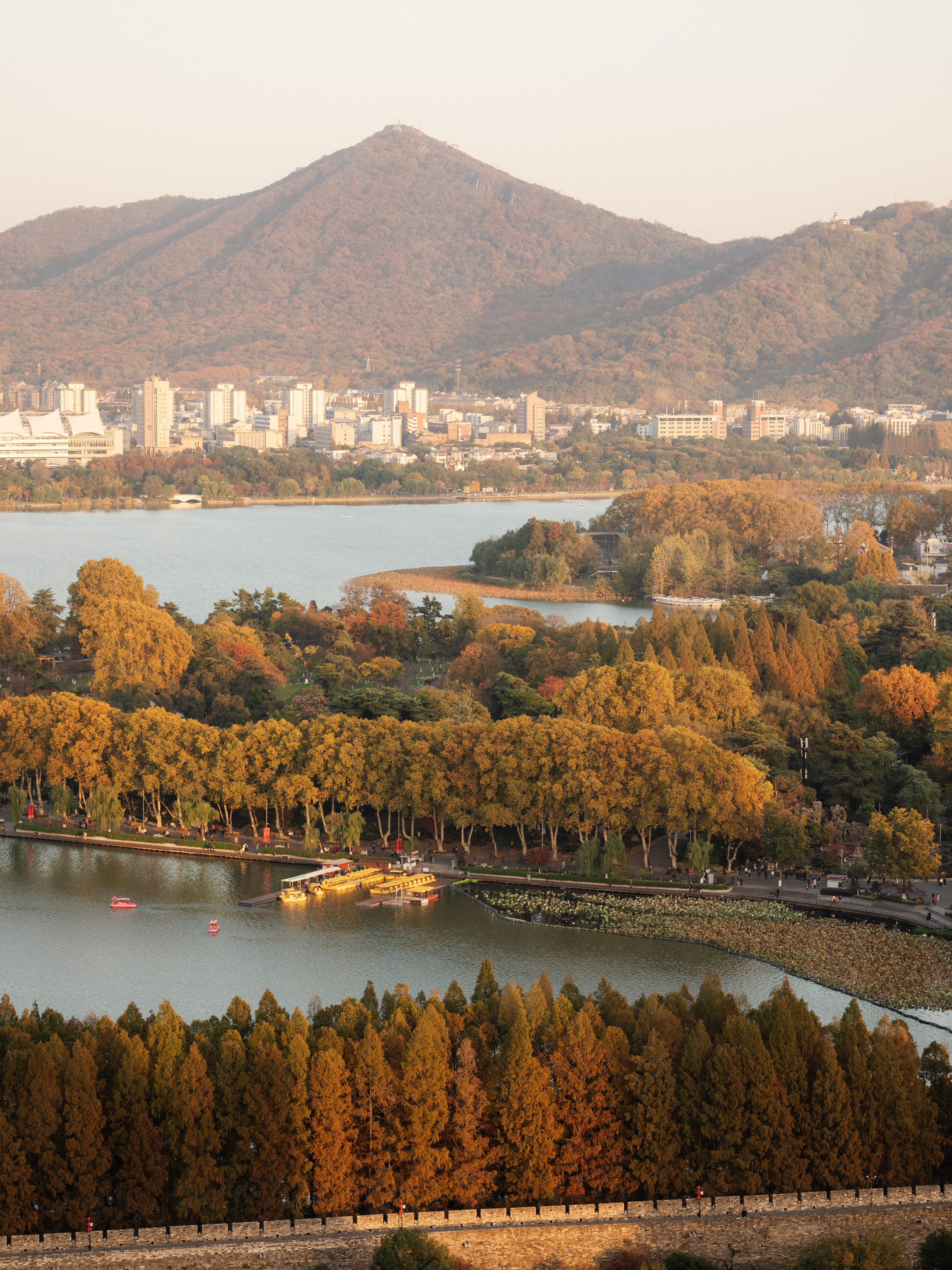 270°湖景日出超大套房·坐拥紫金山玄武湖·摩登金陵城