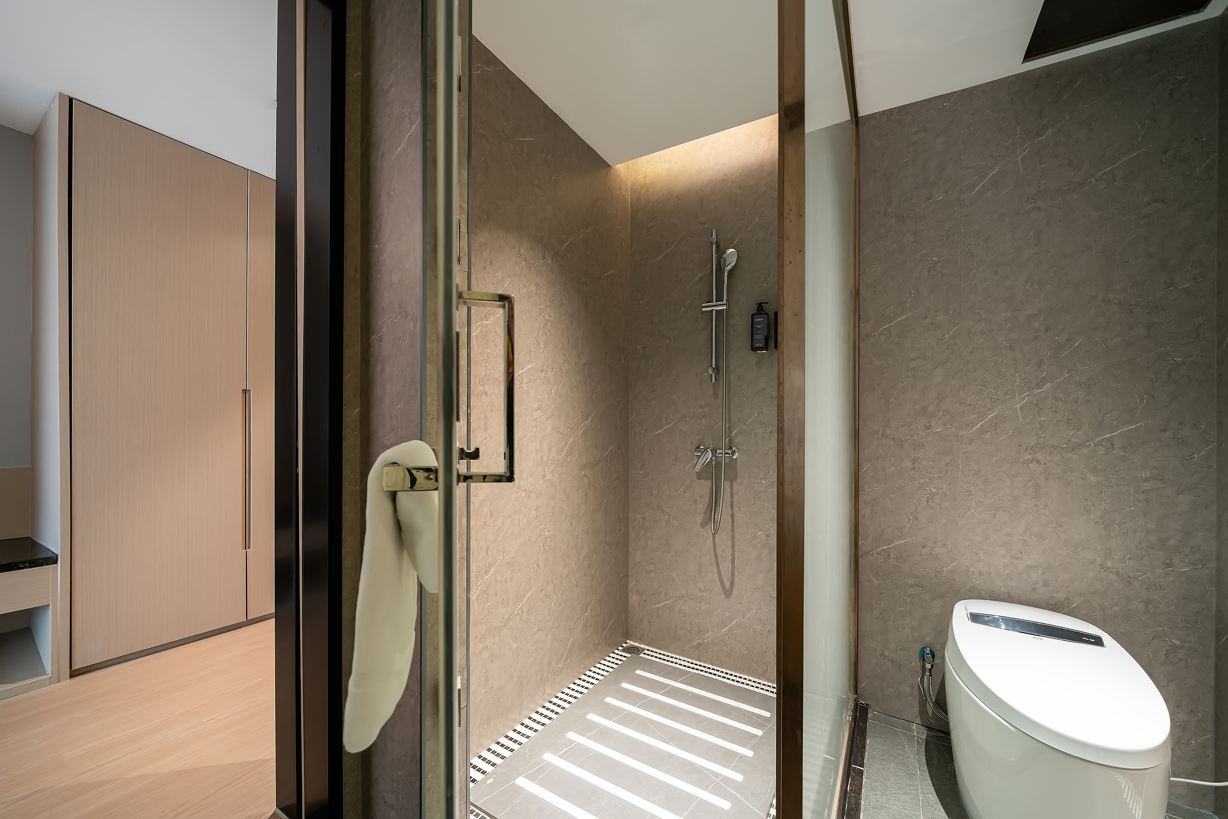 SKJIANSHEHOTELYUNLAN城景豪华大床房（智能客控+65寸高清电视+酣畅甜睡）