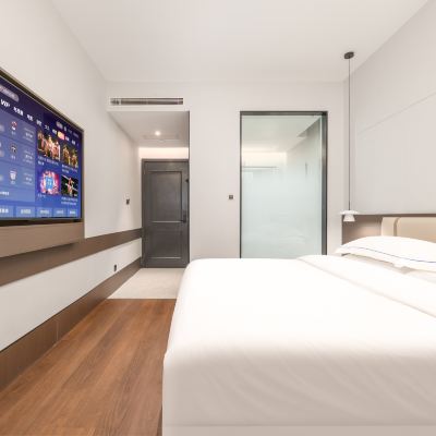 商務大床房 深灣飯店（深圳福田會展中心崗廈地鐵站店）優惠