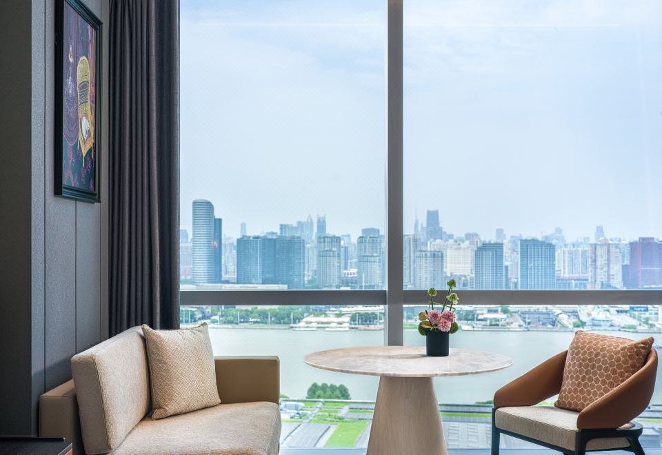 尊尚江景大床房