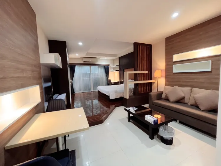 ซุปเปอร์ดีลักซ์ ชั้นล่าง