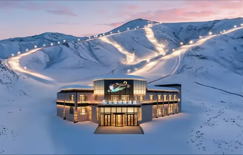 長泓明珠飯店（青格里狼山滑雪場店）
