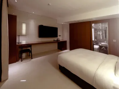 Top Cloud Hotel Gunsan Hotels in 
