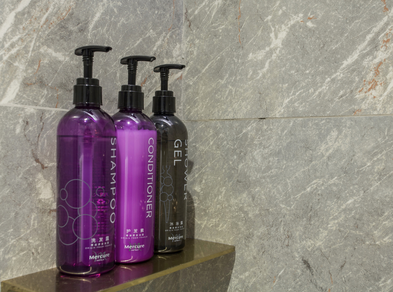 嘉宾大床房（落地窗+小冰箱+投屏电视）