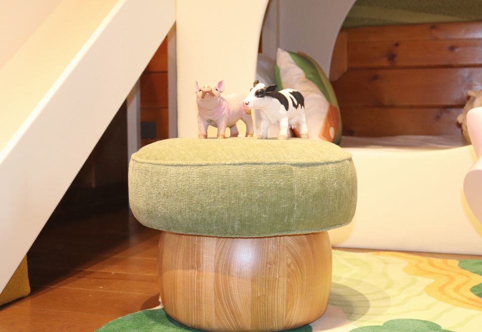 Wonderland Resort ZhujiCute Pet Theme Family Room