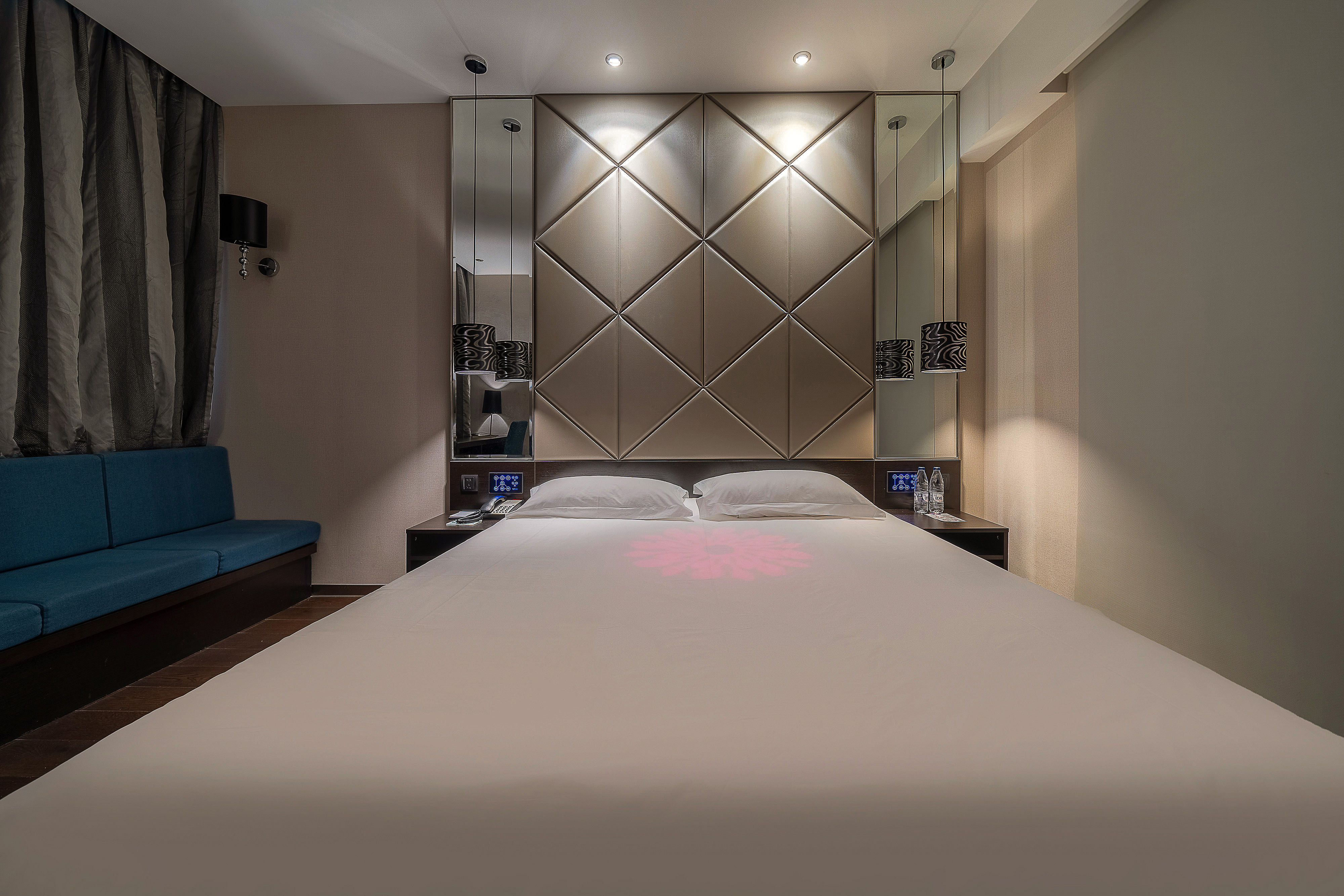 大床房（智能投屏+小冰箱）