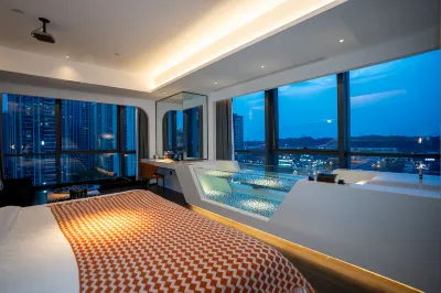 Leshan Yunshang bathing pool Hotel (Shihao Plaza Store of Leshan High speed Railway Station Hotels in 