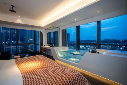 Leshan Yunshang bathing pool Hotel (Shihao Plaza Store of Leshan High speed Railway Station