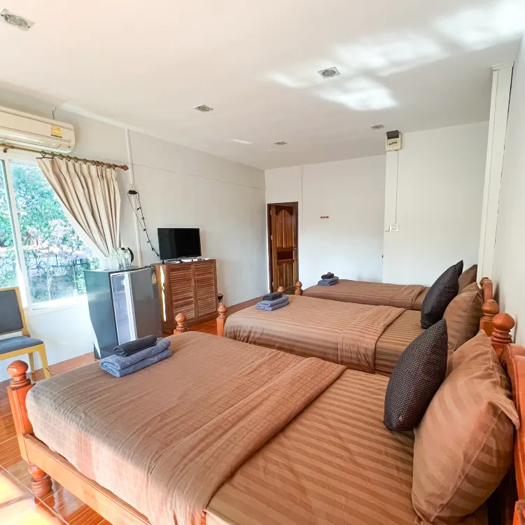 ห้องพักสำหรับสามท่าน พร้อมห้องน้ำส่วนตัว