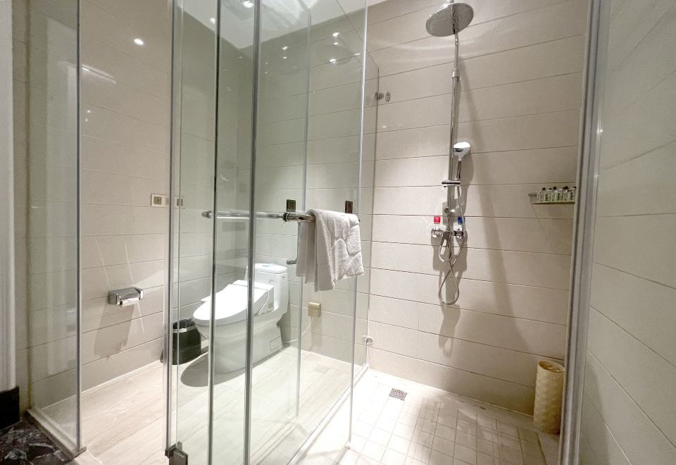 Baihualin Hot Spring Valley HotelGuardians Of The Universe Theme Family Room