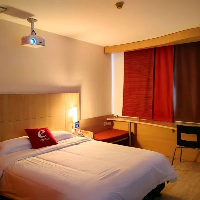 高清投影大床房（百寸幕布+視訊會員） 東莞清溪宜悅居飯店優惠